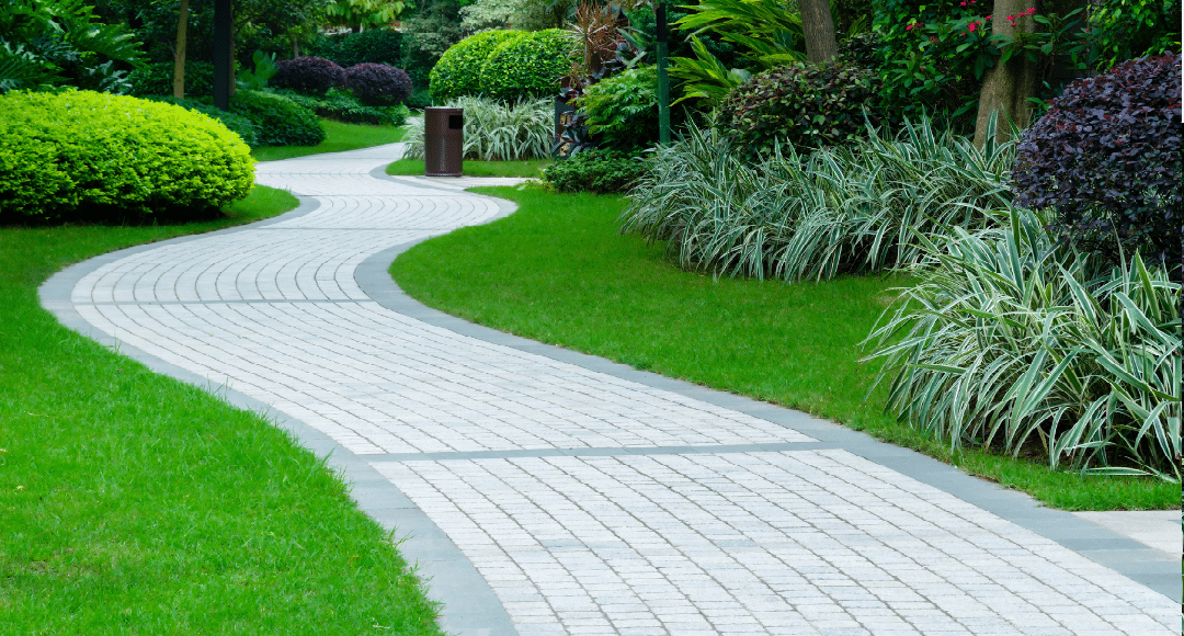 Allée de jardin