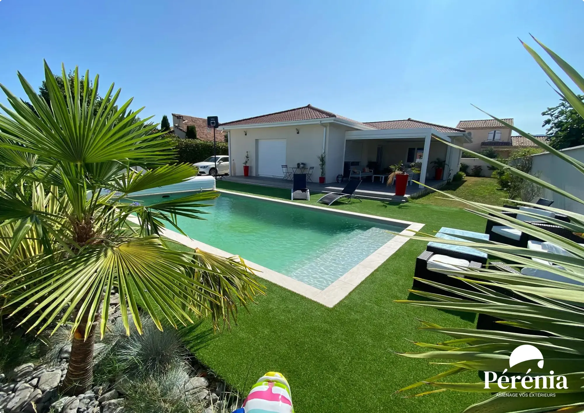 Contour-de-piscine-gazon-2
