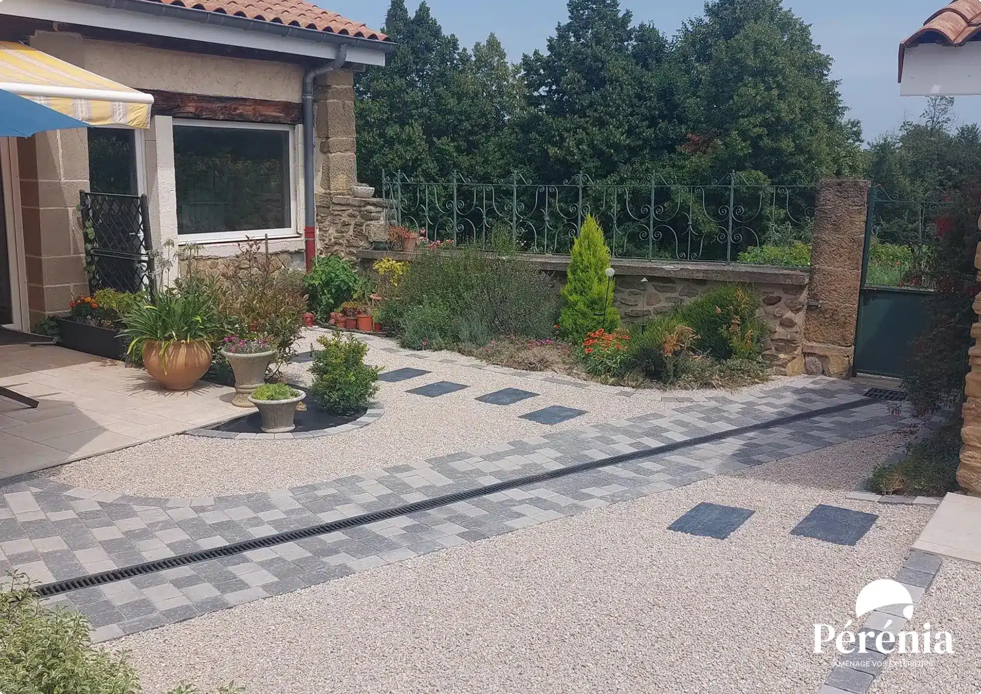 Cour-en-pave-1