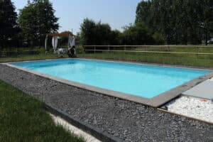 Contour piscine - résine - Jardres Poitiers11