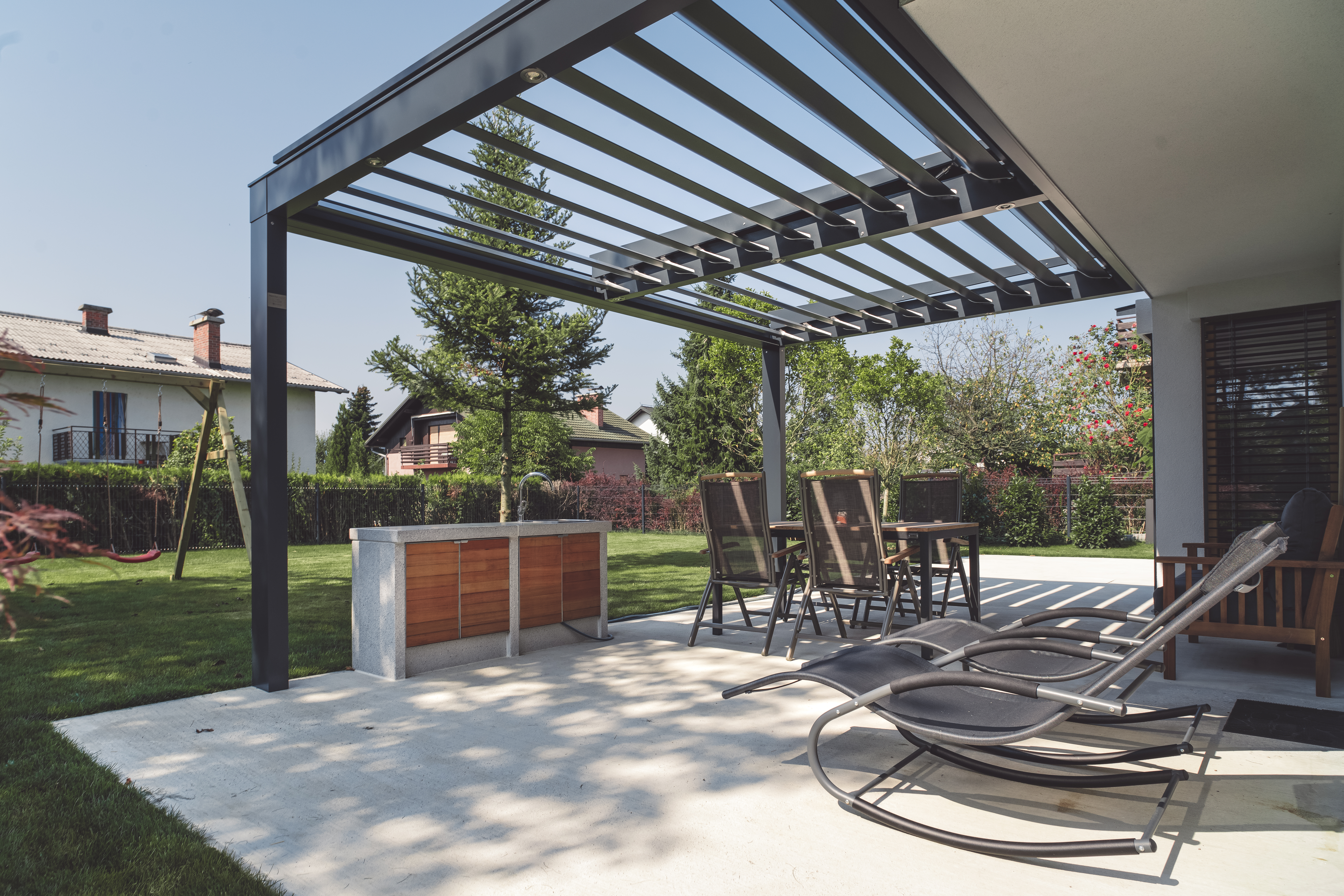 https://devweb.perenia.fr/wp-content/uploads/2024/03/Terrasse-beton-Mirebeau-Poitiers.jpg